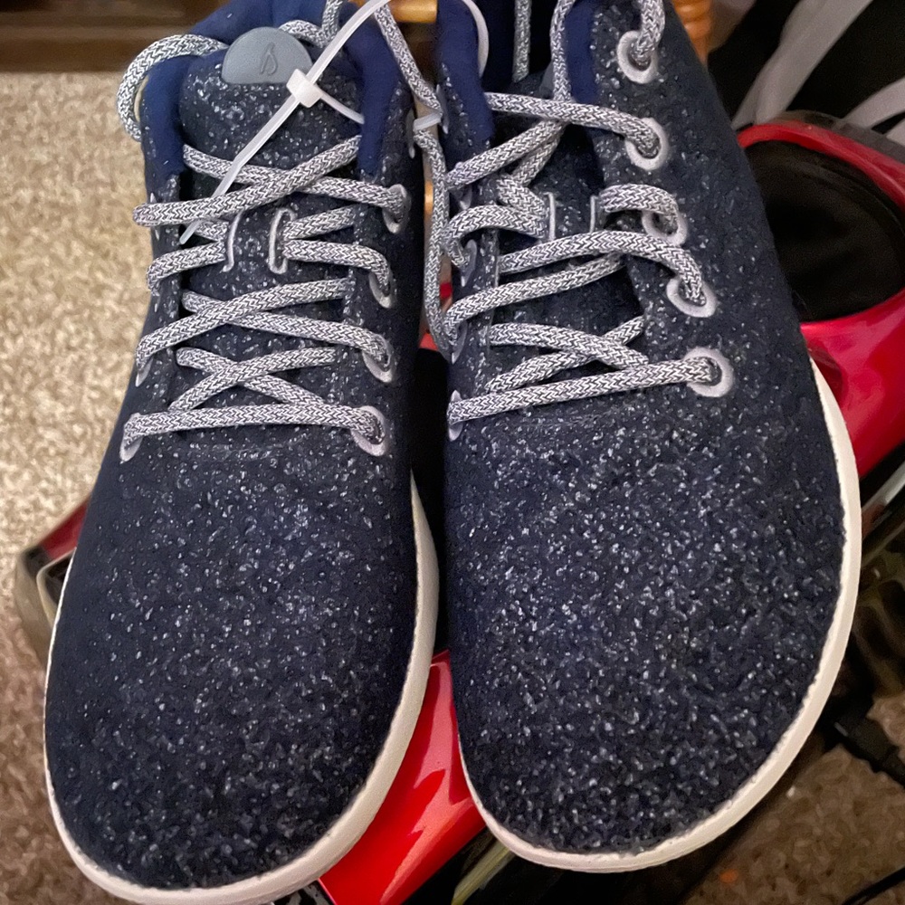 ALLBIRDS RUNNING SHOES